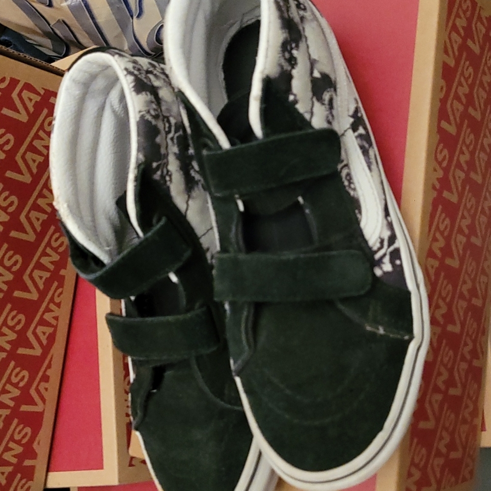 Vans size 3.5 boys